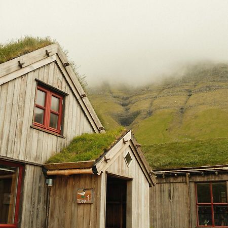 Mulafossur Cottages By Famous Waterfall In Gasadalur Exterior photo