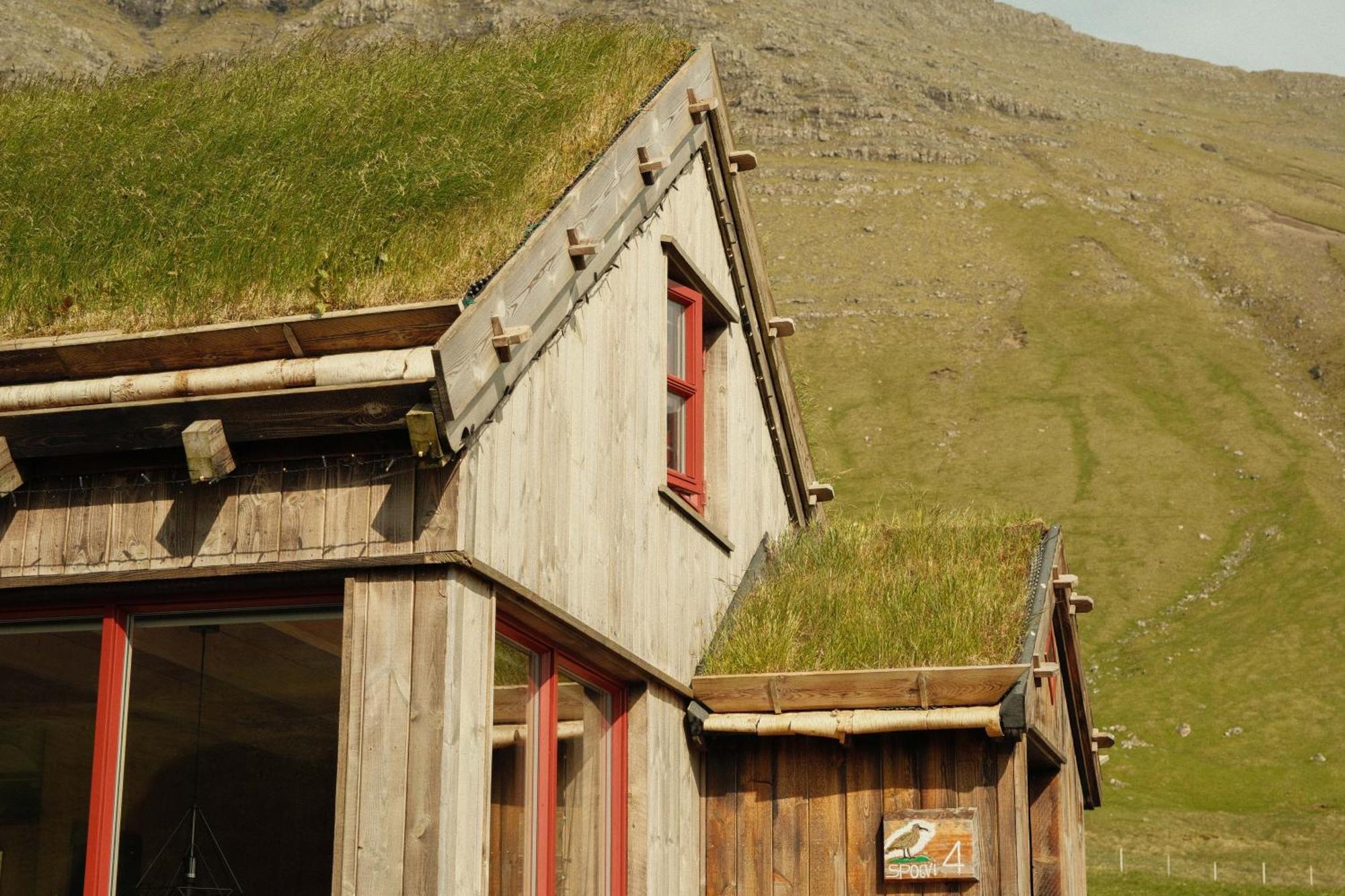 Mulafossur Cottages By Famous Waterfall In Gasadalur Exterior photo