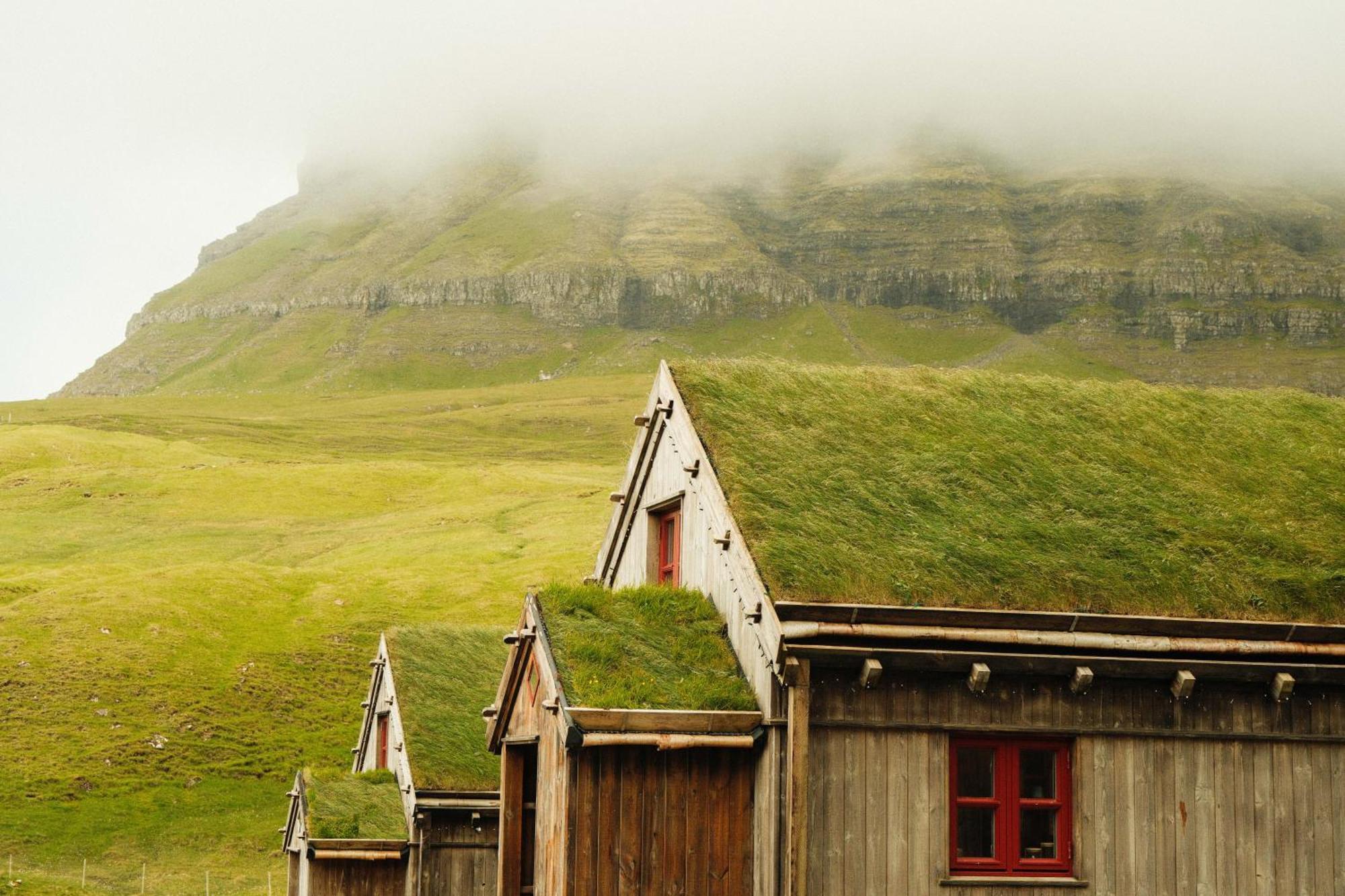 Mulafossur Cottages By Famous Waterfall In Gasadalur Exterior photo